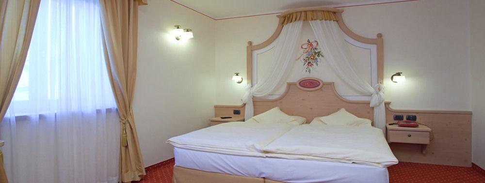 Hotel Ristorante Cassana Livigno Buitenkant foto