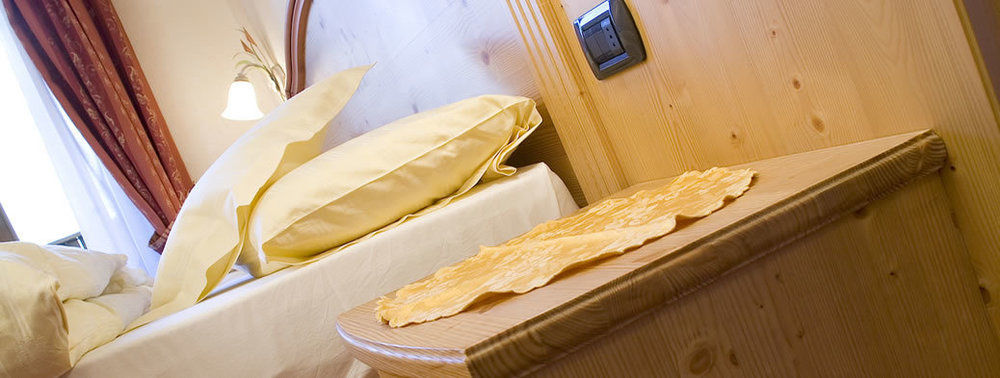 Hotel Ristorante Cassana Livigno Buitenkant foto