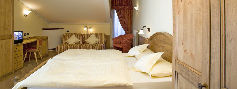 Hotel Ristorante Cassana Livigno Buitenkant foto