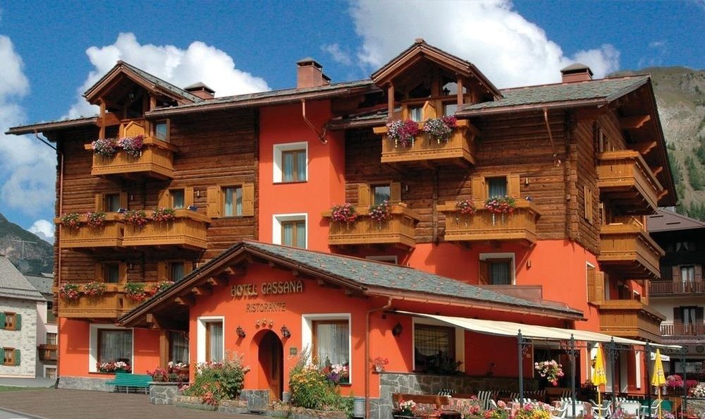Hotel Ristorante Cassana Livigno Buitenkant foto