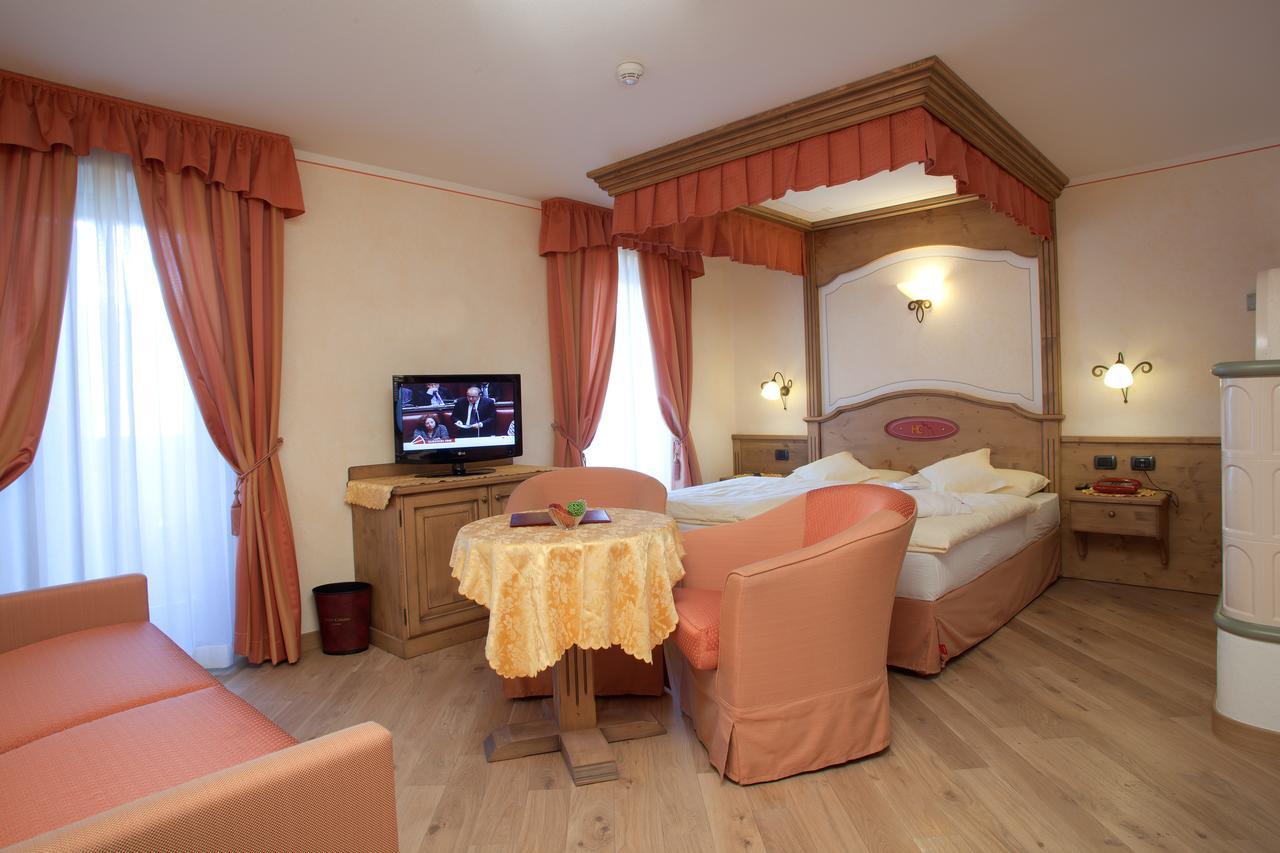 Hotel Ristorante Cassana Livigno Buitenkant foto