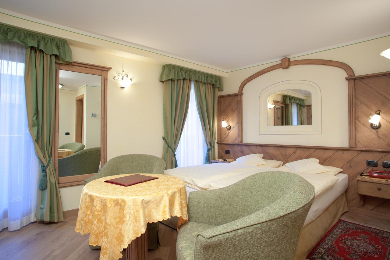Hotel Ristorante Cassana Livigno Buitenkant foto
