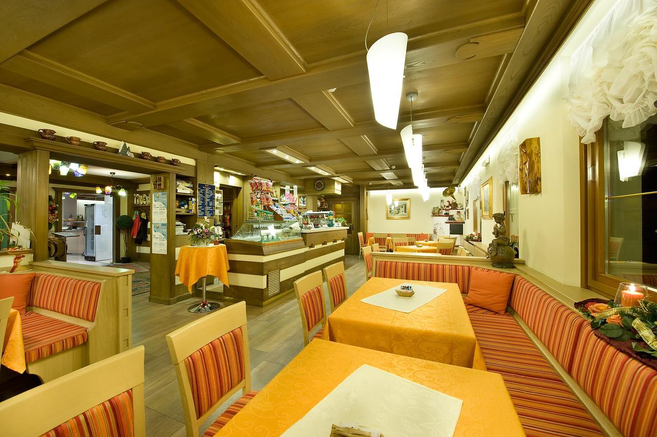 Hotel Ristorante Cassana Livigno Buitenkant foto
