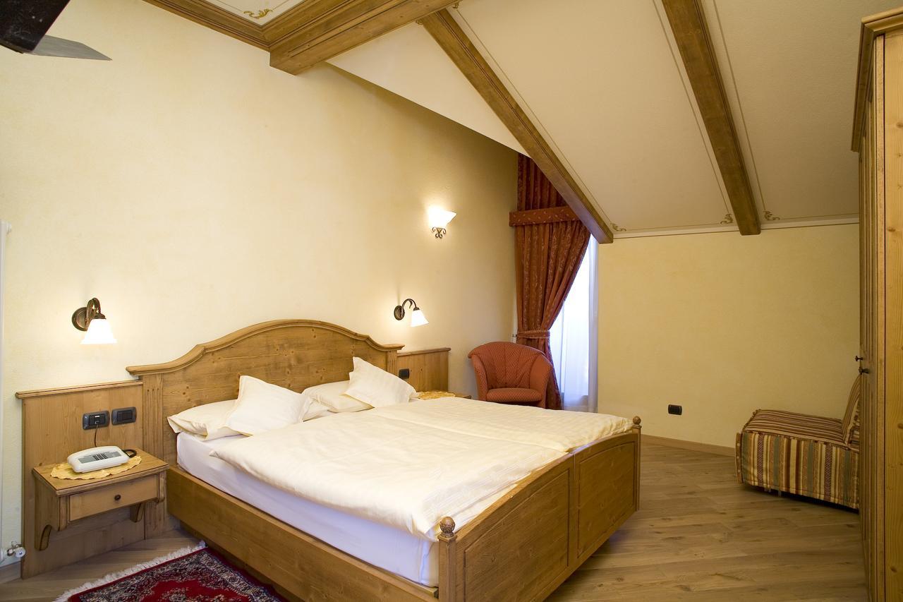 Hotel Ristorante Cassana Livigno Buitenkant foto