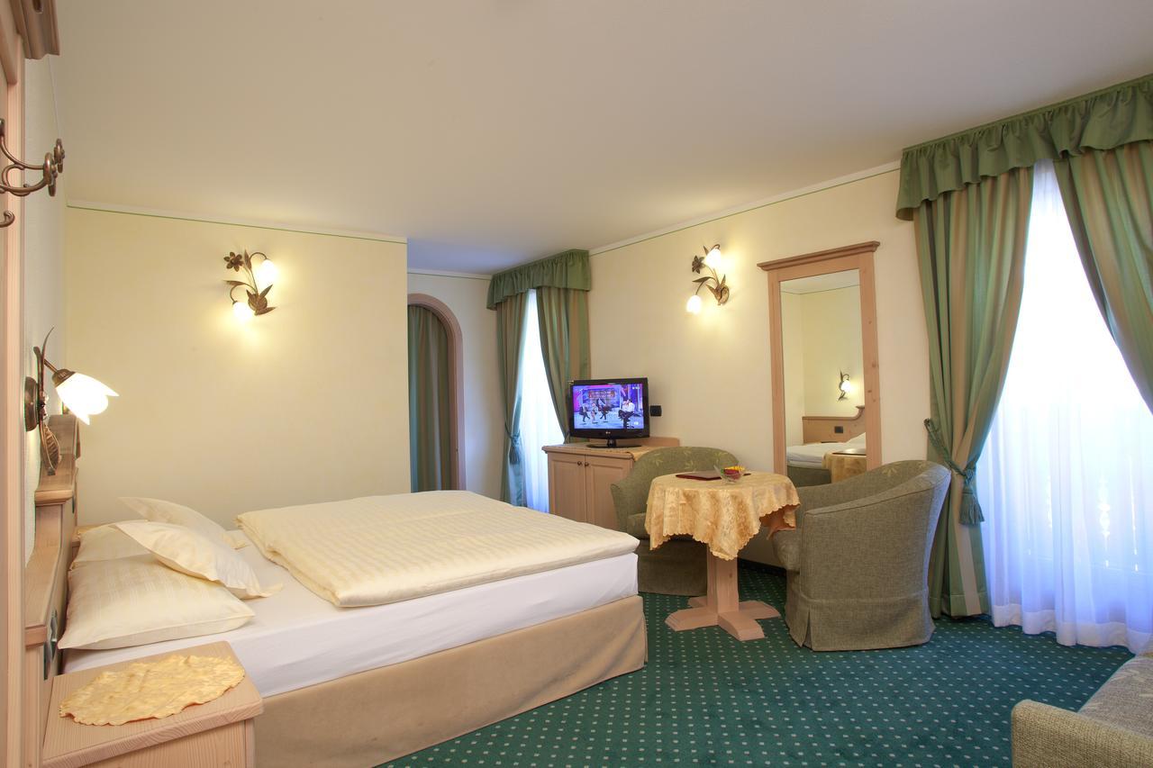 Hotel Ristorante Cassana Livigno Buitenkant foto