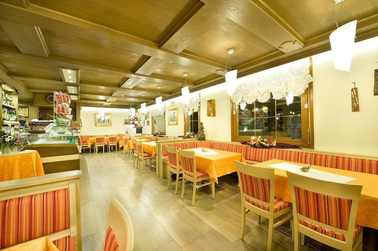 Hotel Ristorante Cassana Livigno Buitenkant foto