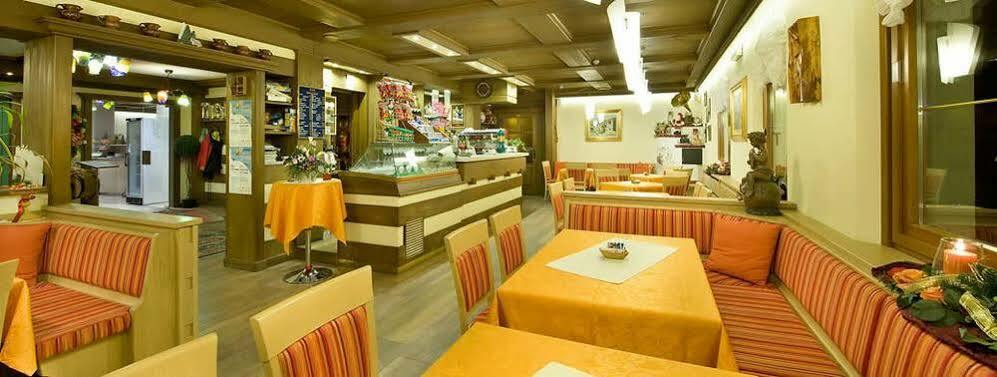 Hotel Ristorante Cassana Livigno Buitenkant foto