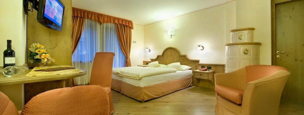 Hotel Ristorante Cassana Livigno Buitenkant foto